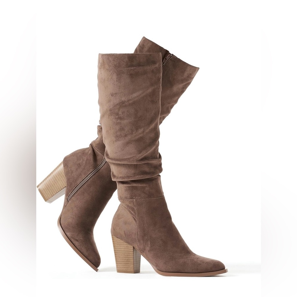 Putu Women's Pointed Toe Knee High Boots SIZE 9